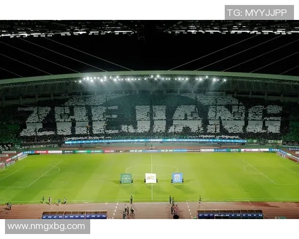 足球看台共鸣:探讨球迷文化与赛事氛围的深度融合与影响