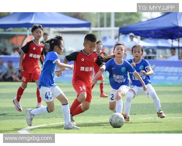 足球几块的魅力与价值探讨以及对青少年发展的影响分析